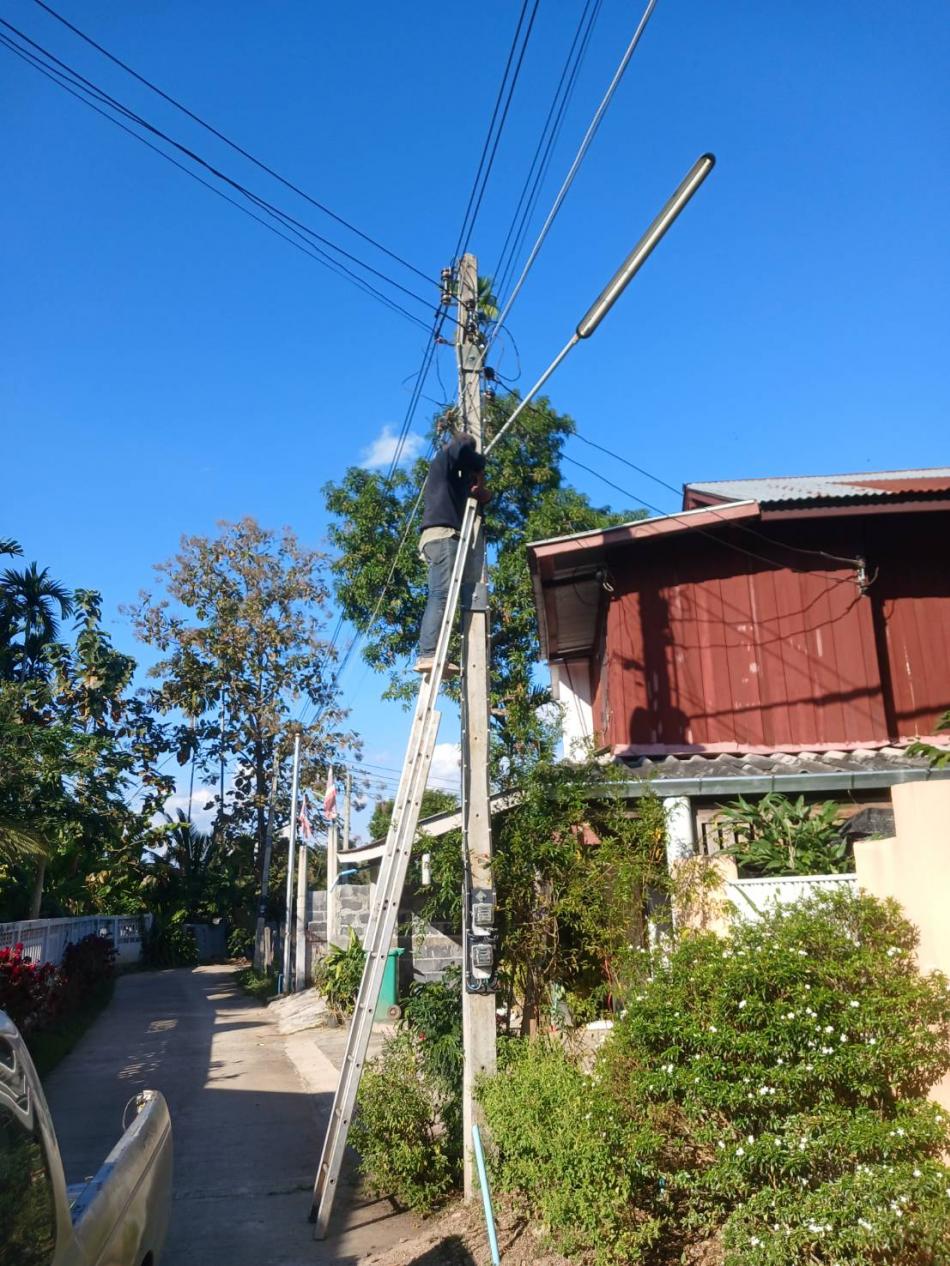 ซ่อมไฟส่องสว่างหมู่ที่ 15