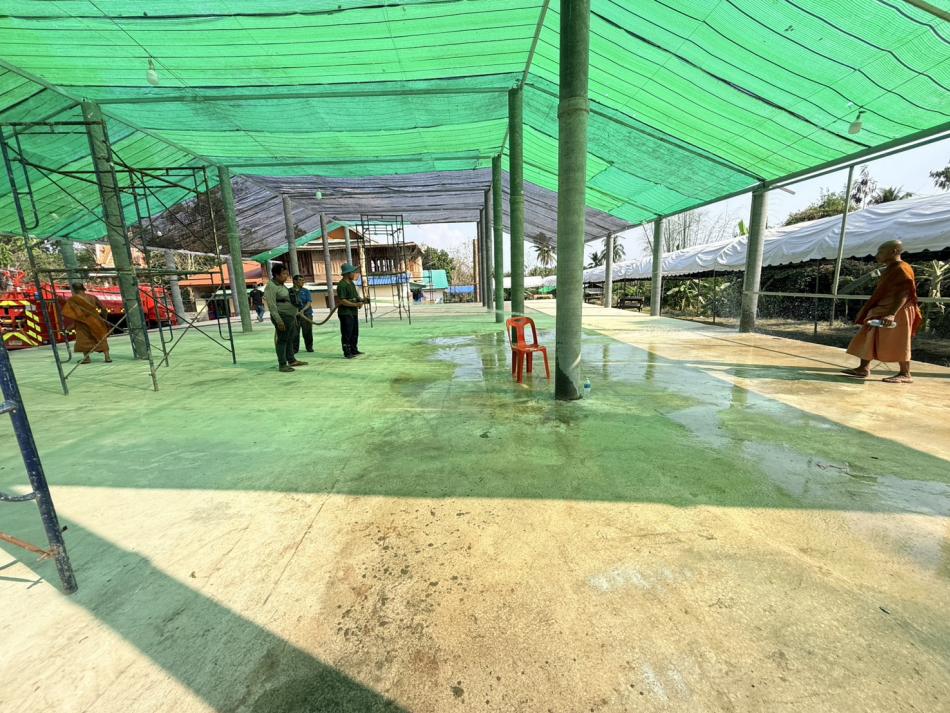 อบต.วังบาล ลงพื้นที่ล้างทำความสะอาดบริเวณวัดป่าบุญญานุสรณ์ หมู่ 12 บ้านขี้นาค