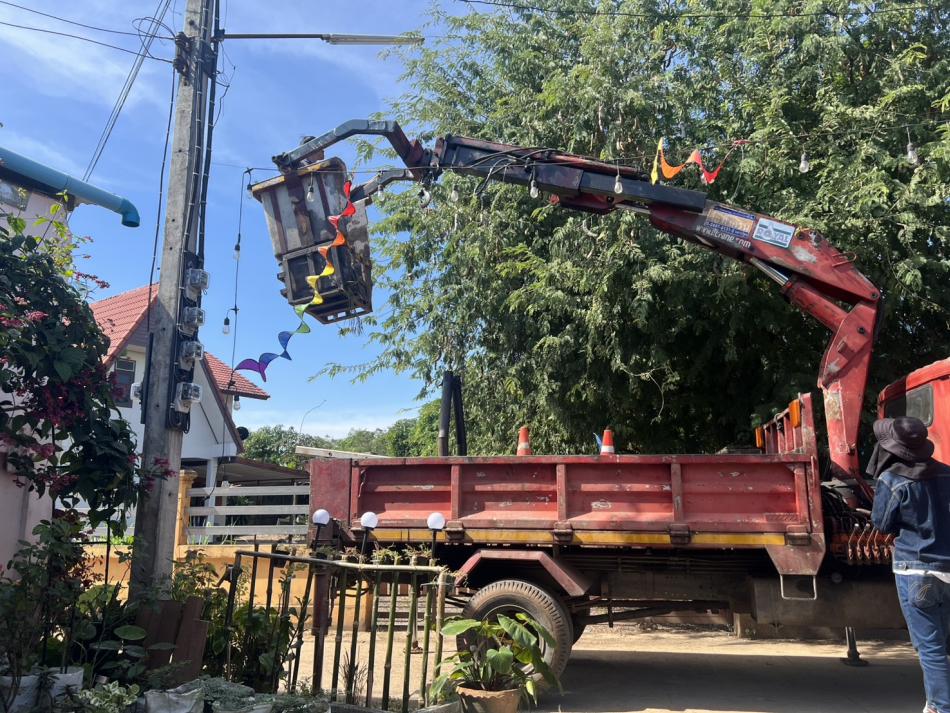 ซ่อมไฟส่องสว่างหมู่ที่ 2 และ หมู่ที่ 3