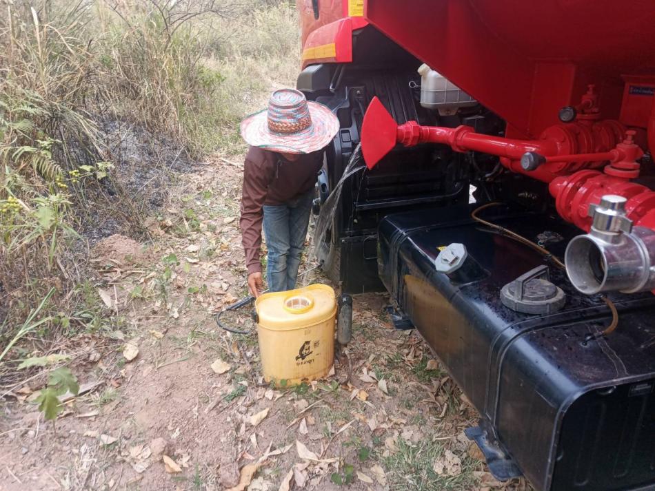  อบต.วังบาล ลงพื้นที่ระงับเหตุไฟป่า บริเวณทางลงบ้านเหมืองแบ่ง 